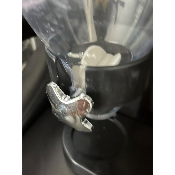 Airtight Dry Food Dispenser - Picture 7 of 11